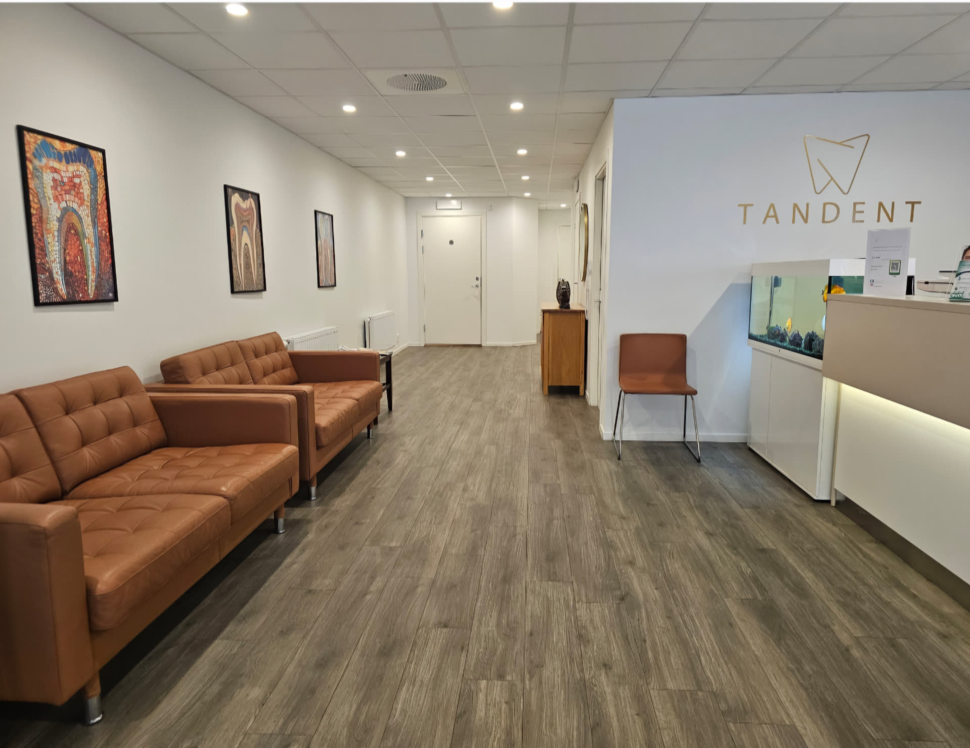 Modern behandlingsrum hos Tandent Dental Center